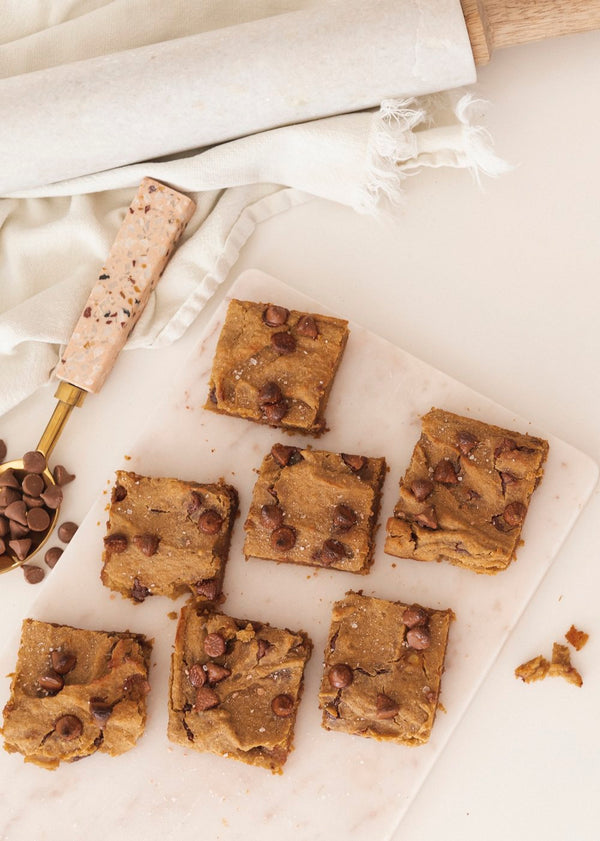 Choc Chip & PB Blondie Bake